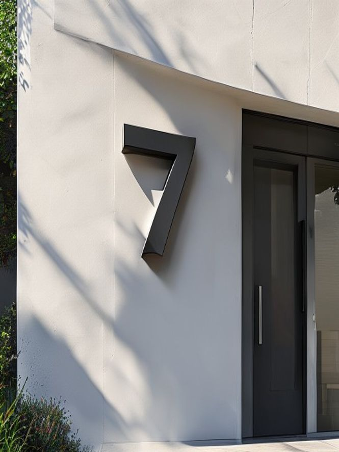 Moderni minimalistički kućni broj 7
